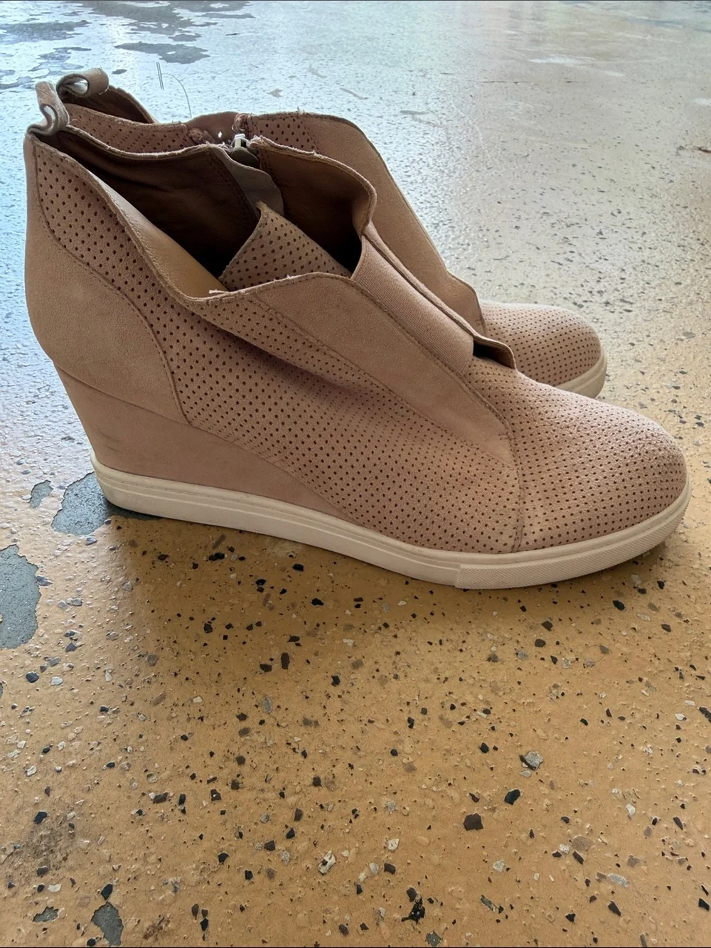 Paolo perforated suede
